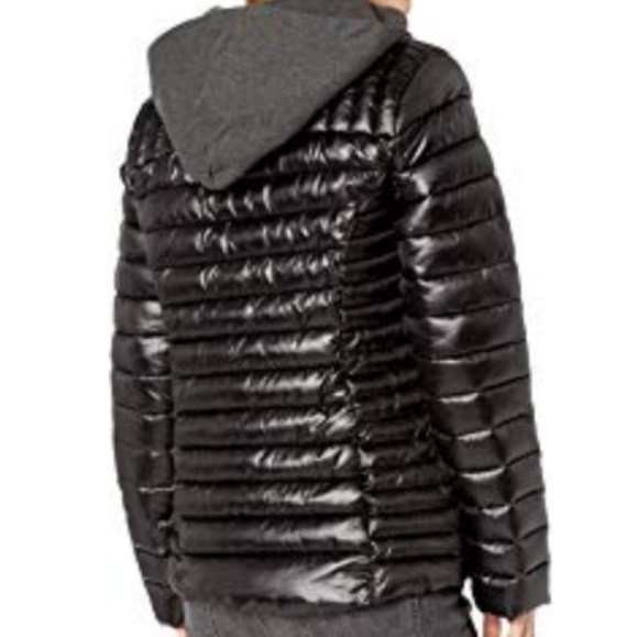 Women's GUESS brand puffer jacket. - Picture 2 of 2